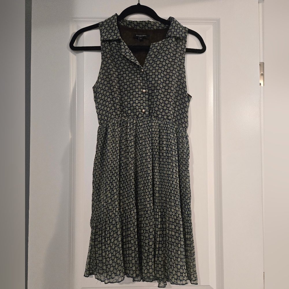 Vintage Lovely Girl Collection Sleeveless Dress With Pleated Skirt